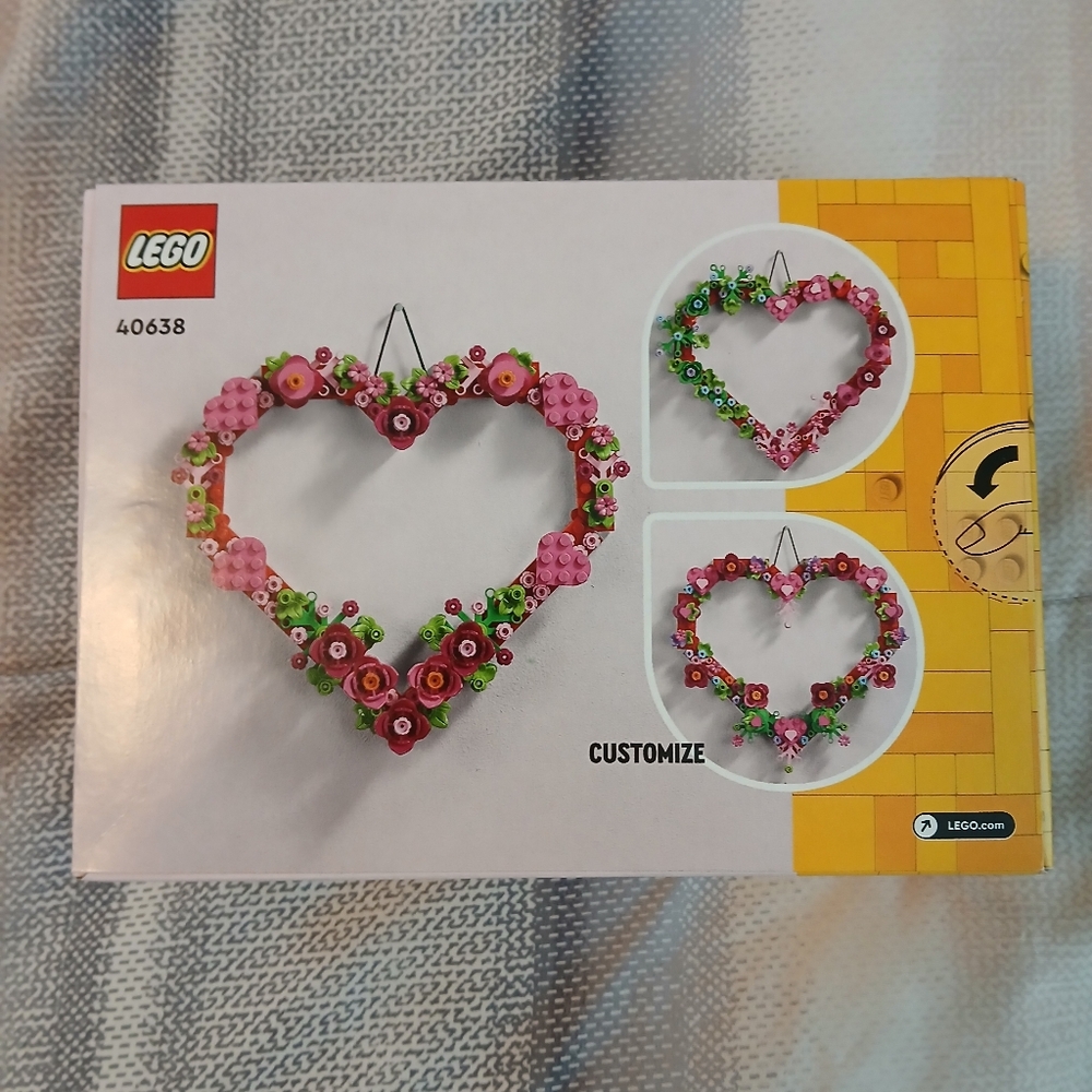 LEGO Floral Heart Decoration Set - Picture 2 of 2